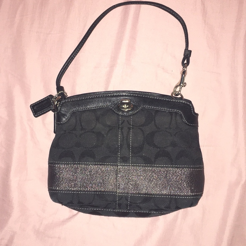 MAKE OFFER AUTHENTIC Coach Wristlet